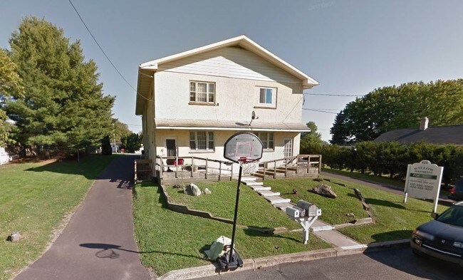 Primary Photo - 940 Willow St