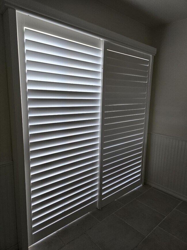 Building Photo - 616 S Santa Fe St