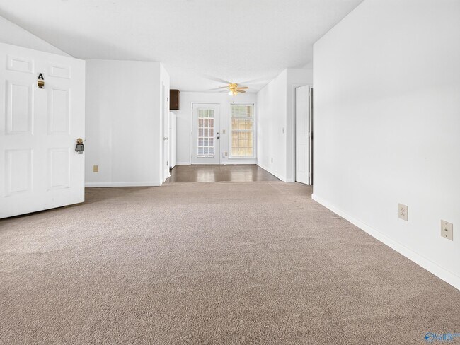 Building Photo - 6209 Friar Tuck Dr NW