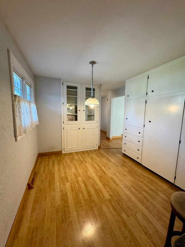 Building Photo - 1535 Monterey Ct