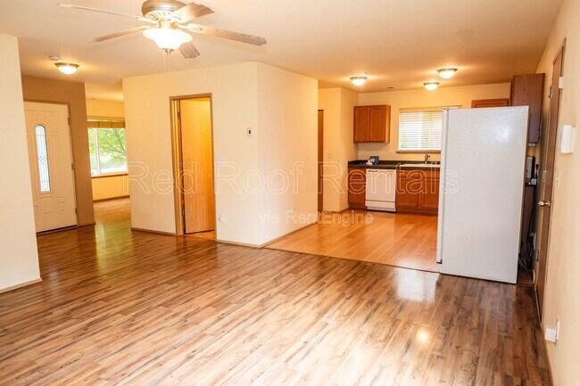 Building Photo - 1208 Burnside Pl