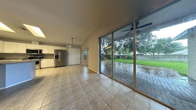 Building Photo - 4768 Ridgemoor Cir