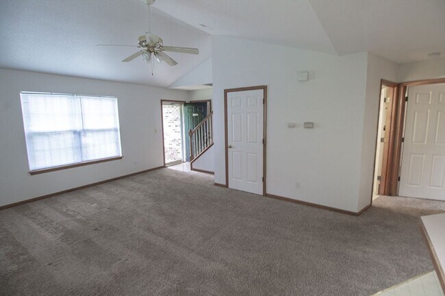 Building Photo - 5340-5342-5342 Godas Cir