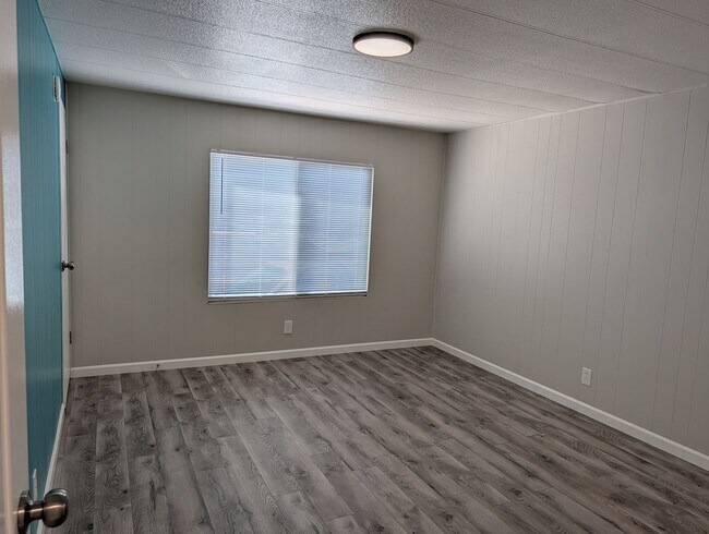 Building Photo - 5737 Klondike Dr