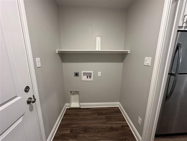 Building Photo - Magnolia Park #10722