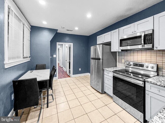 Building Photo - 4644 G St