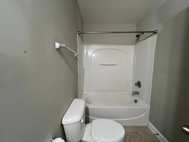 Building Photo - 155 Point Comfort Ln