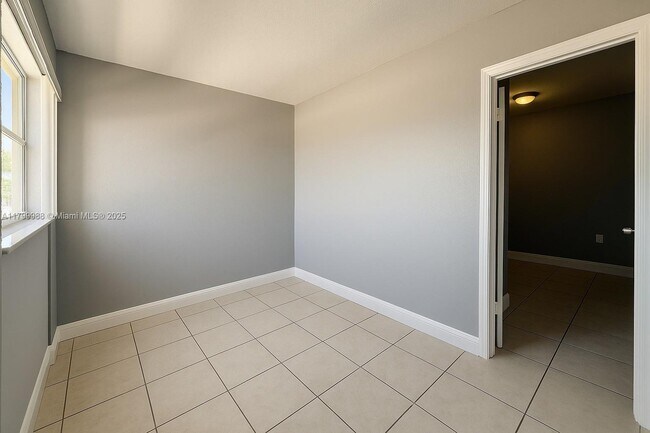 Building Photo - 5150 W 12th Ave