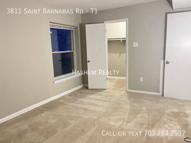 Building Photo - Lovely Updated 2 Bedroom 1 Full Bath Groun...