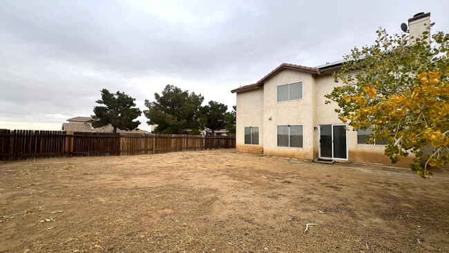 Building Photo - 4 Bed, 3 Bath Adelanto Home!!!