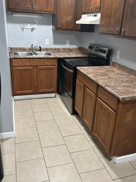 Building Photo - 5741 Aftonshire Dr
