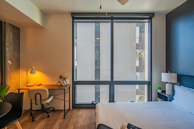 Building Photo - 700 N 4th St