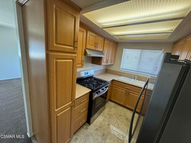 Building Photo - 2576 Sextant Ave