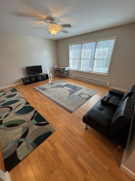 Building Photo - 15 High St