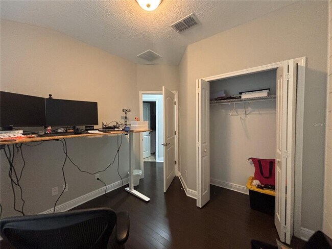 Building Photo - 9136 Fox Sparrow Rd