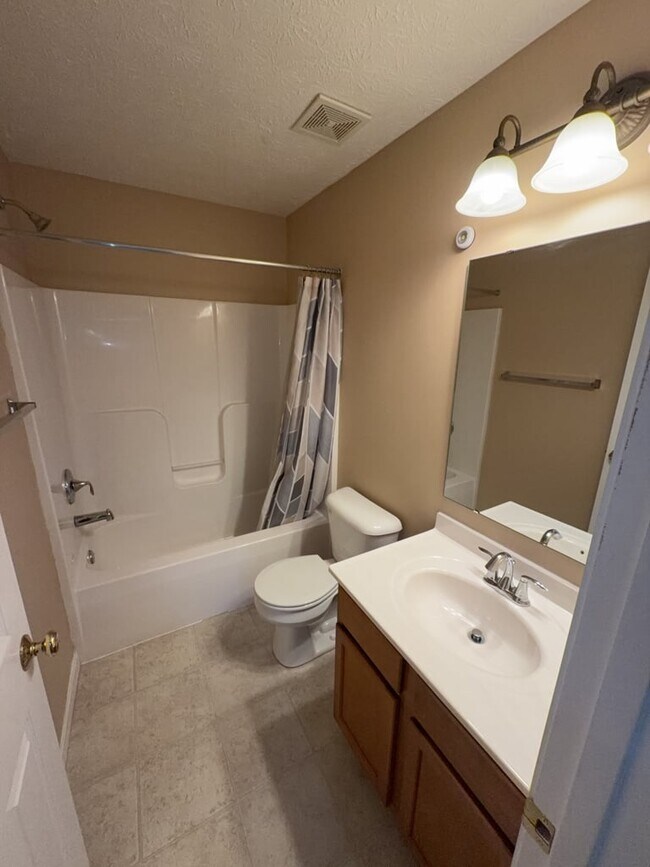 Building Photo - 5095 Oak Creek Trail