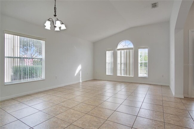 Building Photo - 522 Kildrummy Dr