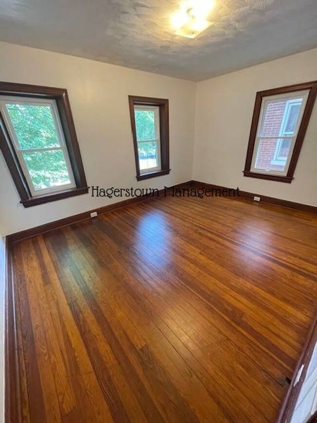Building Photo - 3 BR North End Hagerstown