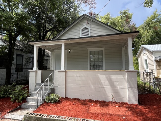 Building Photo - 1485 Steele St