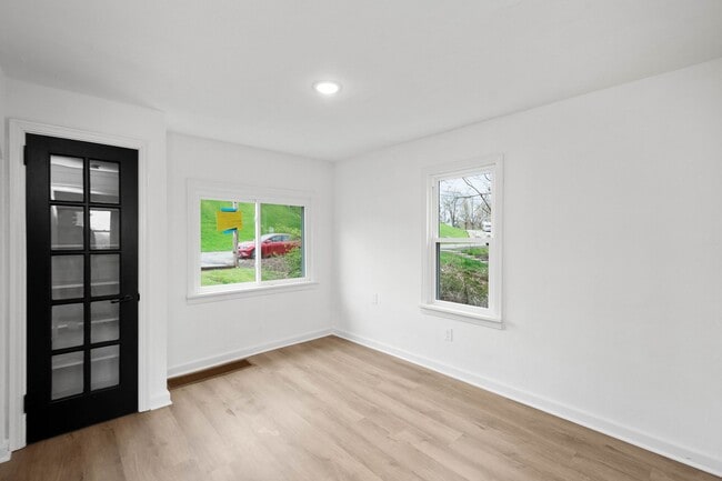 Building Photo - AVAILABLE MAY 1st!! FULLY UPDATED 3 BEDROOM IN WEST MIFFLIN!!