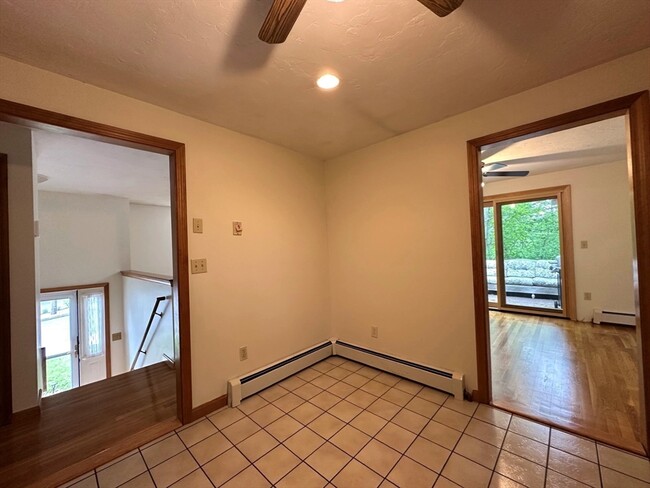 Building Photo - 15 Curlew St