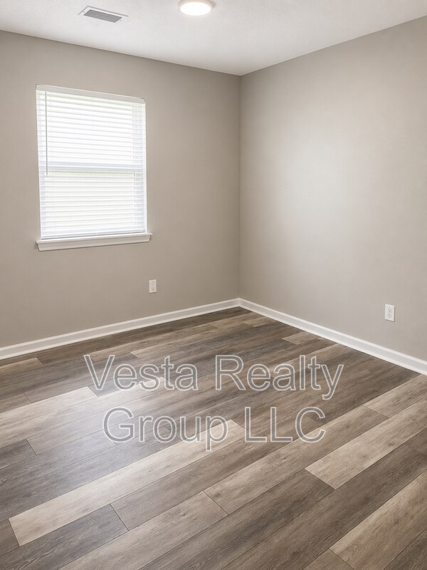 Building Photo - 105 Dailey Mill Rd