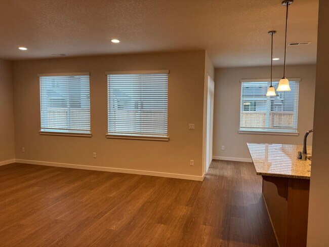 Building Photo - Spacious 3 Bedroom – Move-In Ready!