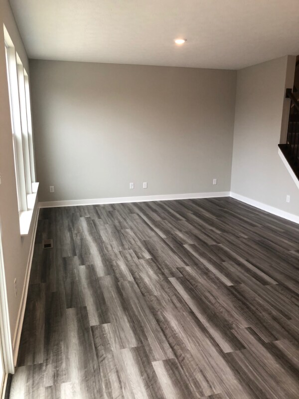 Building Photo - 305 Fairfax Way