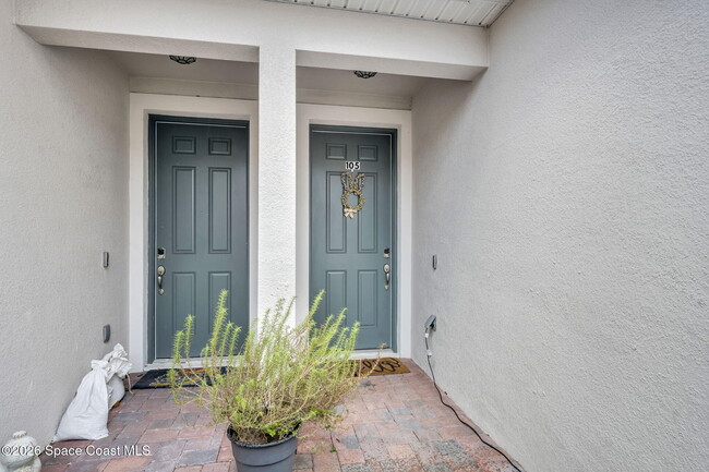 Building Photo - 1445 Isabella Dr