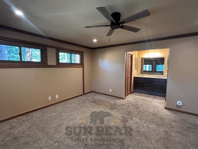 Building Photo - Spacious 3 Bed, 3.5 Bath Home with Forest ...