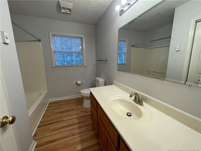 Building Photo - 4219 Arbutus Dr