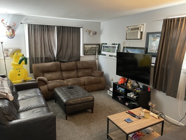 Building Photo - 1135 Beech St