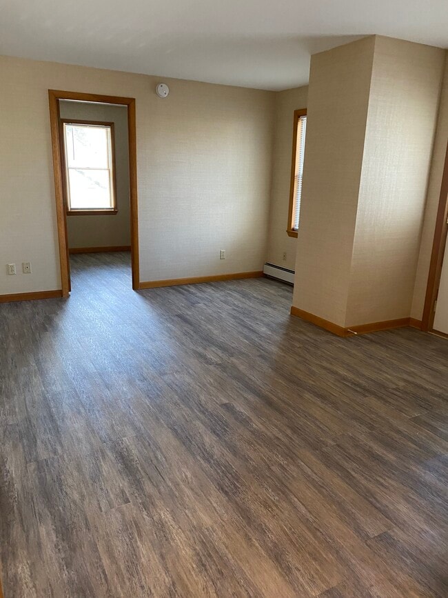 Building Photo - 300 Washington St