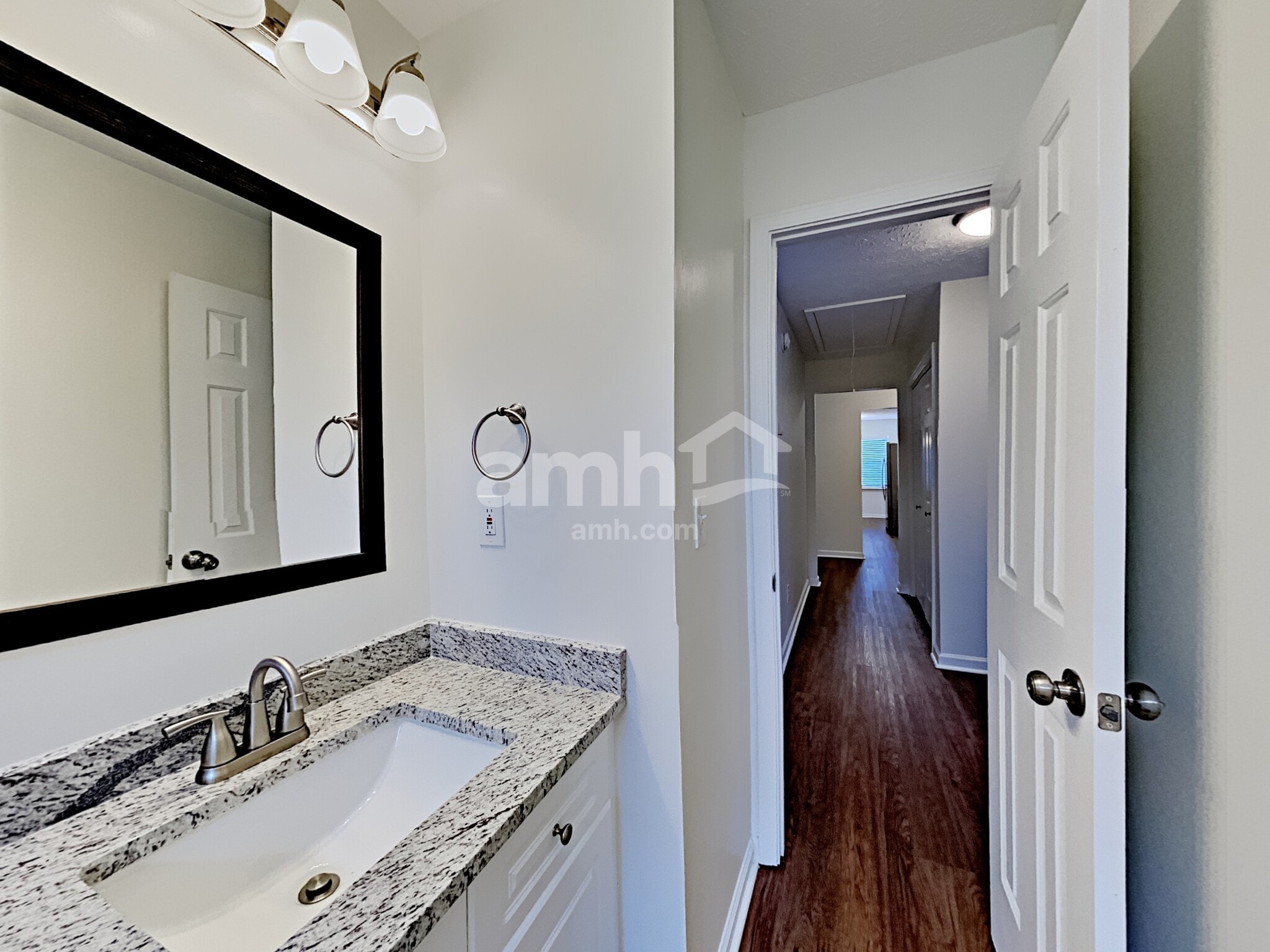 Building Photo - 755 Allen's Landing Dr SE