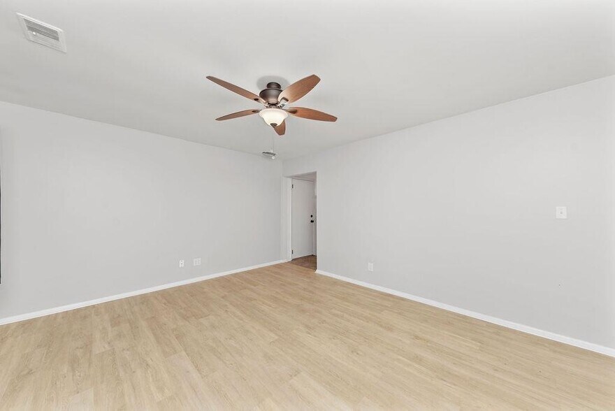 Bright and airy living room - 11 Lawndale Ave