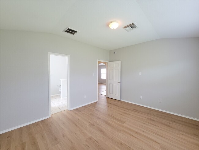 Building Photo - 7438 Fox Knoll Ln