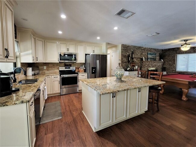 Building Photo - 3104 Clovewood Pl