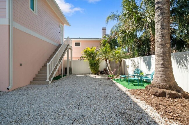 Building Photo - 345 Bailey St