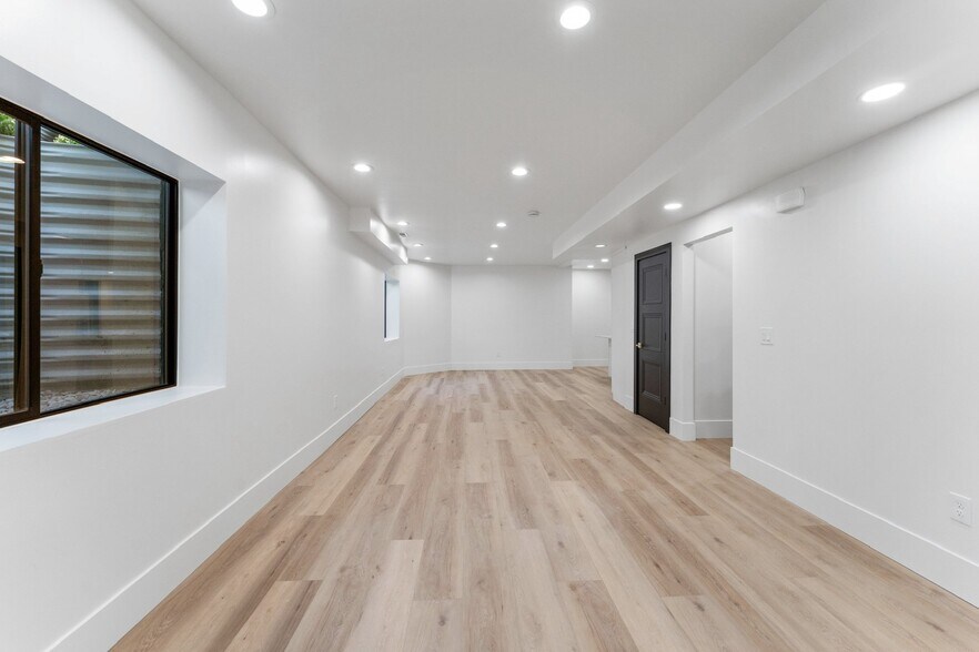 Building Photo - 807 N 200 E
