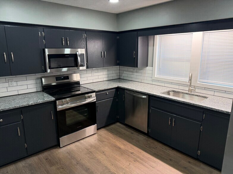 Building Photo - 2517 N Waldron St