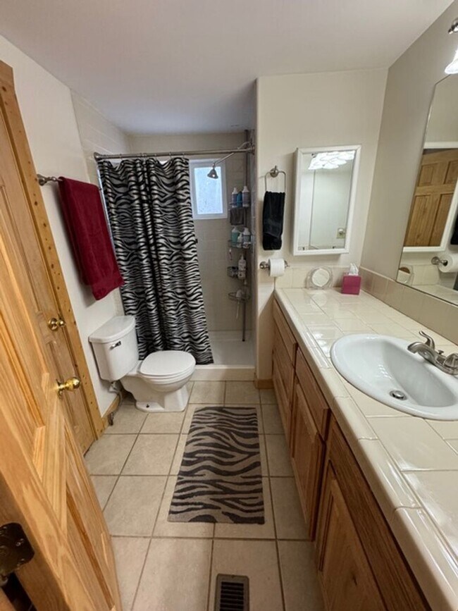 Building Photo - 3 Bedroom, Breckenridge, Winter Rental! Pe...