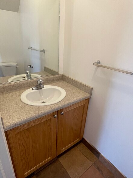 1/2 Bath on Main level - 360 W 300 S