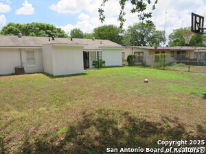 Building Photo - 419 Anton Dr
