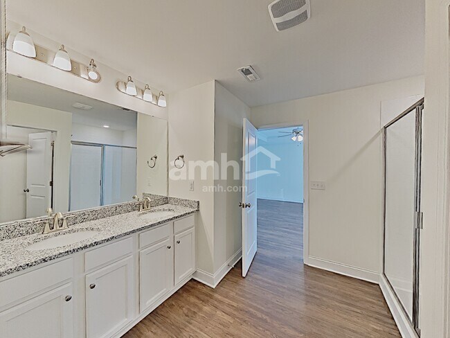 Building Photo - 2341 Cove Ct
