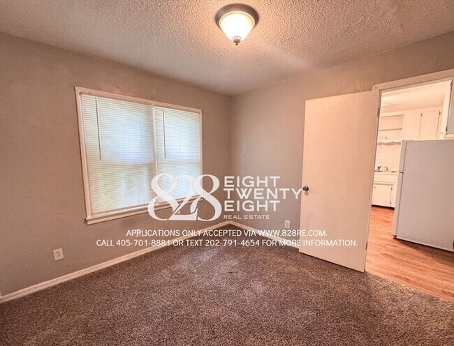Building Photo - 1/2 OFF 1ST MONTH'S RENT! 3 Bed/1 Bath Single Family Home Available Now! Within 5 miles of TAFB!