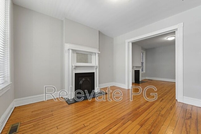 Building Photo - 24 S Davis Ave
