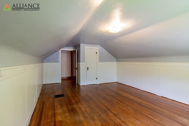 Building Photo - $300 off 1st Month's Rent!! Gorgeous Home!!