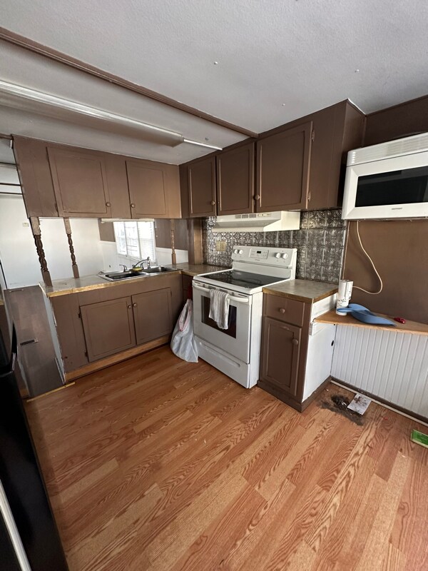 Building Photo - 962 NY-29A