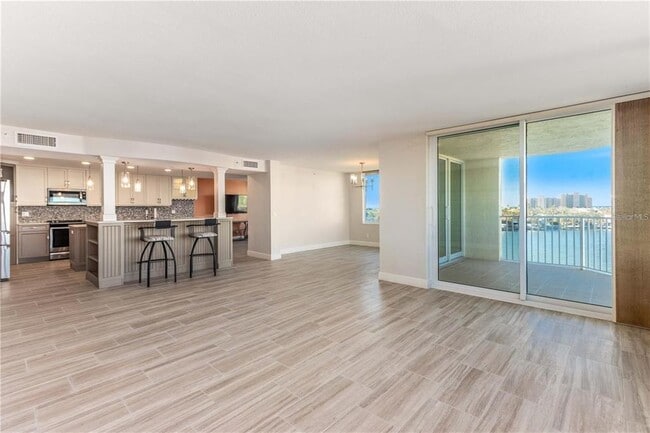 Building Photo - 736 Island Way