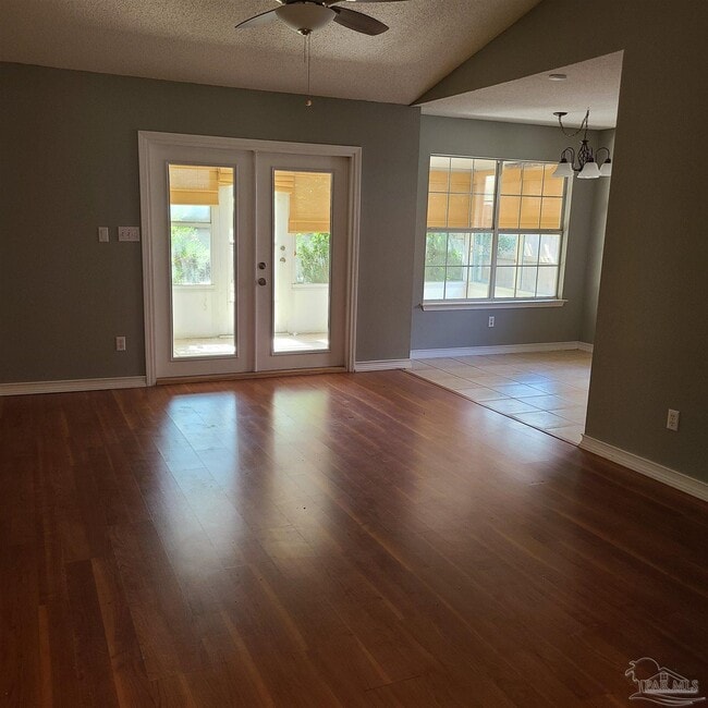 Building Photo - 325 Mirabelle Dr